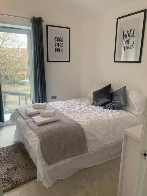 Dockside Sleeps 8, Uber Boat To Canary Wharf In 3 Mins Casa vacanze *